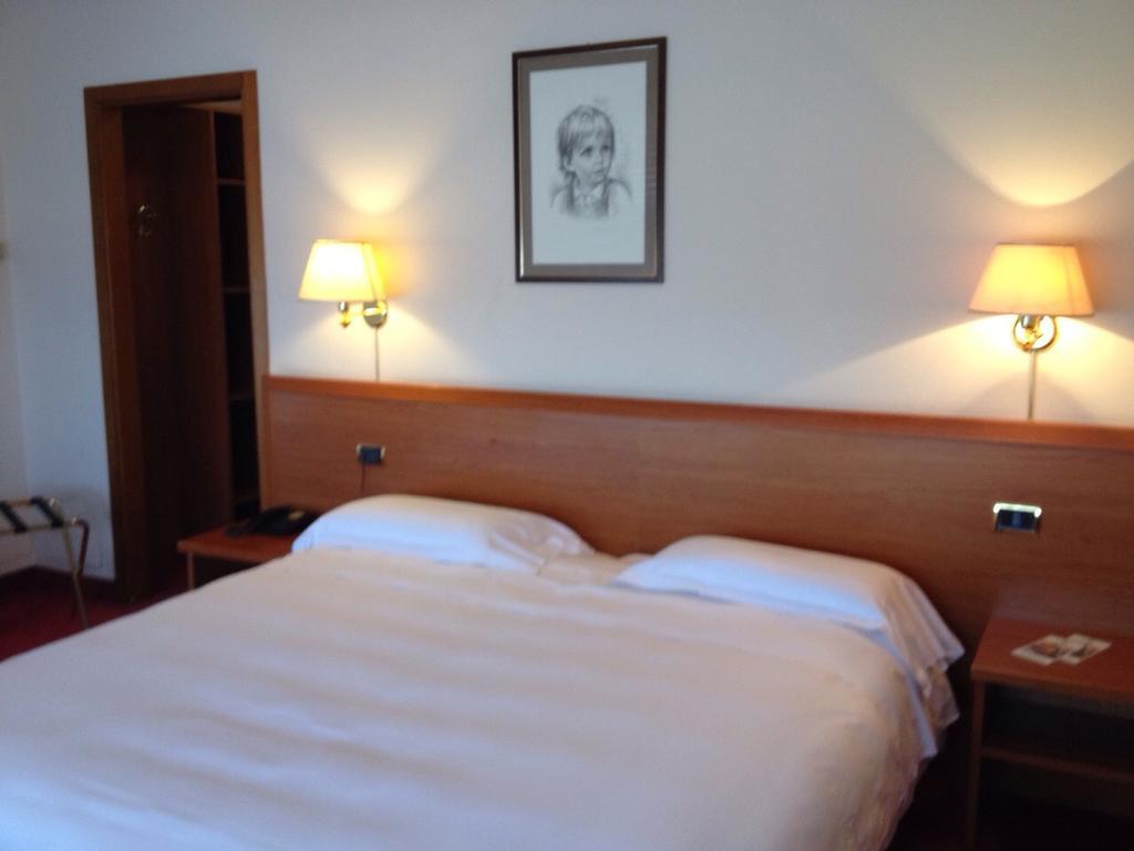Hotel Palace Rovigo Exteriör bild